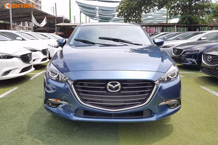 Mẫu xe sedan Mazda3 đứng ở vị trí thứ 5 với doanh số bán ra trong tháng 4/2019 là 1.010 chiếc. Đáng chú ý, tháng trước đó mẫu xe này có doanh số cao hơn khoảng 106 chiếc nhưng chỉ xếp ở vị trí thứ 6.