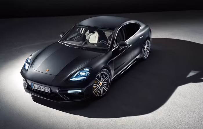 Theo ông Oliver Blume, Chủ tịch Hội đồng Quản trị của Porsche AG cho biết, “Chúng tôi đã bước vào phân khúc saloon thể thao sang trọng bằng Panamera. Kể từ khi giới thiệu năm 2009, đã có hơn 150.000 chiếc Panamera đến tay khách hàng. Mẫu Panamera mới được phát triển lại toàn bộ, từ các động cơ mới, một thiết kế mới và các công nghệ mới".