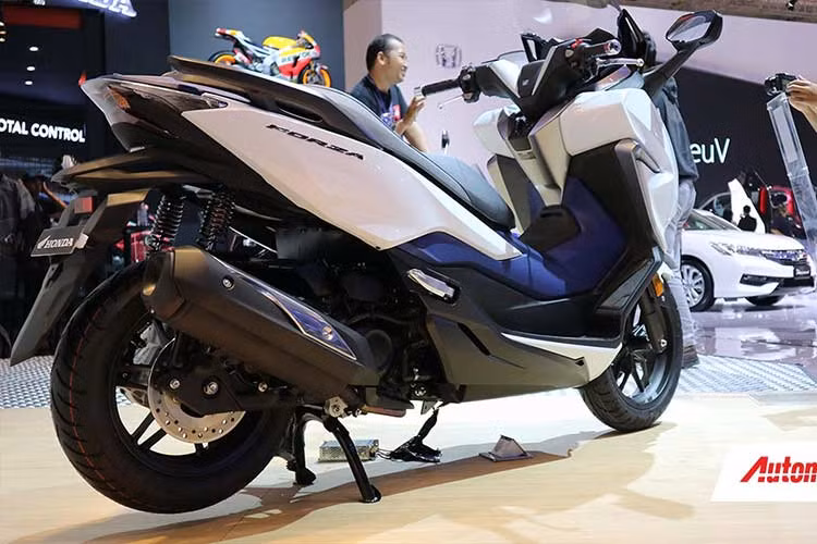 Mẫu xe tay ga này có khả năng tăng tốc từ 0-200m trong vòng 11,1 giây và đặt vận tốc tối đa 129km/h, nhanh hơn 2km/h và 0,3 giây so với phiên bản trước đó do trọng lượng đã giảm 12kg. Theo Honda, khả năng tiết kiệm nhiên liệu cũng được cải thiện đáng kể nhờ những công nghệ mới.