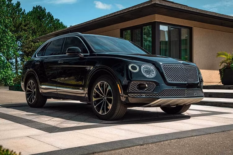 Trên thế giới có không ít xe bọc giáp, nhưng không phải lúc nào chúng ta cũng có một chiếc SUV hạng sang Bentley bọc thép bởi Inkas với cái giá lên tới 500.000 USD (khoảng 11,5 tỷ đồng). Nếu bạn chưa biết, Inkas là công ty tư nhân được thành lập trong năm 1993 tại Toronto, Canada.