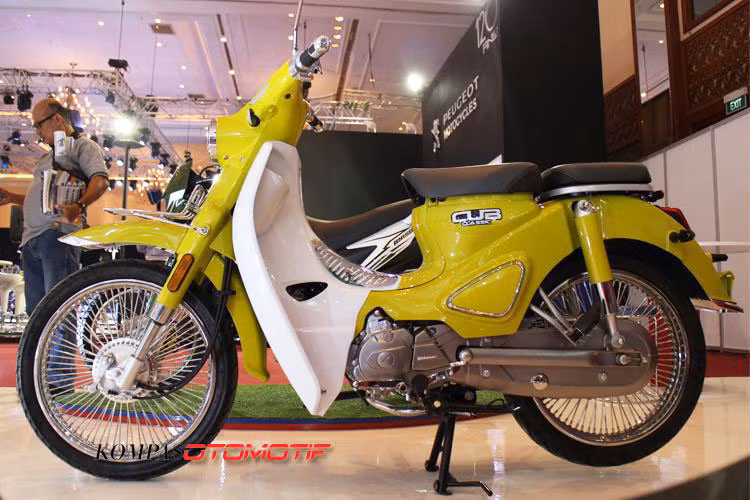 Về ngoại hình, mẫu xe máy Cub Classic 2018 mới của thương hiệu SYM tại Đài Loan không khác biệt quá so với chiếc Honda Super Cub C125 2018 vừa ra mắt tại thị trường Việt Nam cách đây không lâu, thậm chí nhiều người còn cho rằng nó được "sao y bản chính".