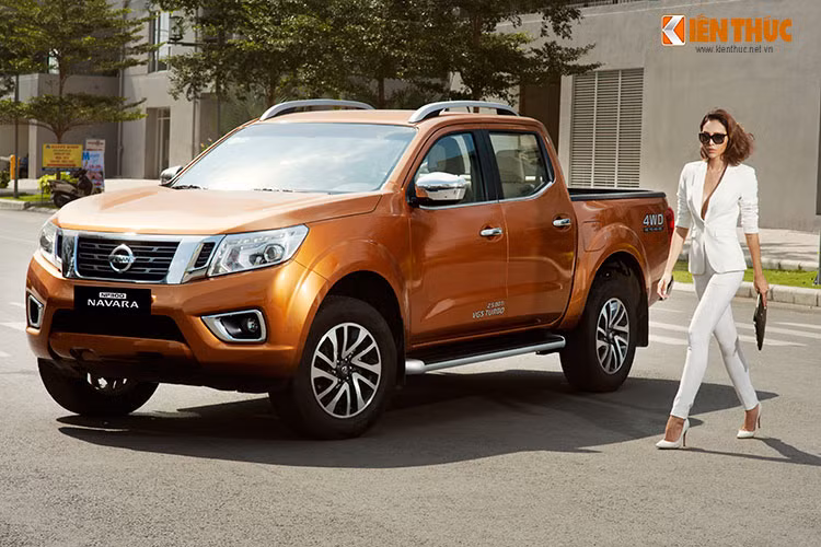 Nissan Việt Nam vừa qua đã chính thức ra mắt phiên bản mới của dòng xe bán tải NP300 Navara EL một cầu số tự động hoàn toàn mới. Đây là chiếc bán tải đầu tiên và duy nhất trong phân khúc này tại Việt Nam được trang bị hộp số tự động 7 cấp.