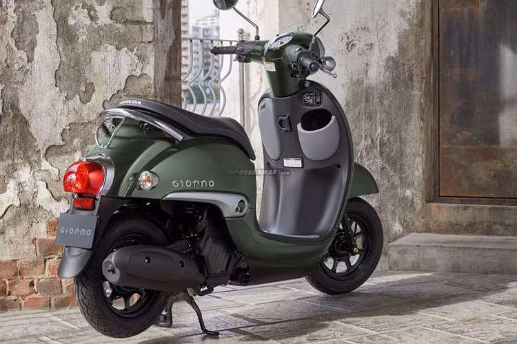 Trái tim của xe vẫn là khối động cơ xylanh đơn, SOHC, dung tích 50cc, sản sinh công suất 4,5 mã lực tại tua máy 8.000 vòng/phút và mômen xoắn cực đại 4,1 Nm tại tua máy 6.000 vòng/phút. 