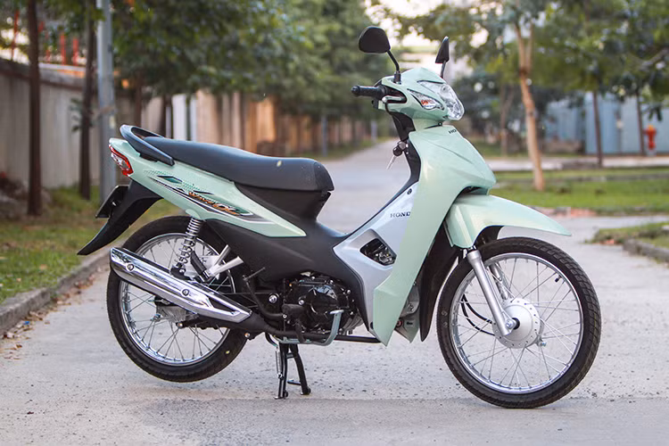  Honda Wave Alpha 2017 mới được Honda Việt Nam chính thức ra mắt vào tháng 1/2017 vừa qua, mẫu xe này sẽ thay thế cho chiếc Wave Alpha 100 cũ. Đây cũng là mẫu xe số phổ thông có mức giá rẻ nhất của Honda và có doanh số tốt nhất tại thị trường Việt.