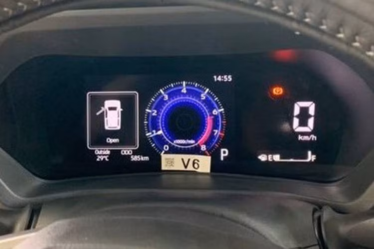 Toyota Veloz Cross vua chay da rao ban, chu xe 