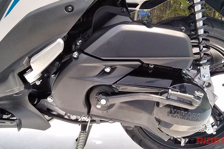 Ưu điểm của Yamaha Mio S chính là công nghệ động cơ Bluecore 125cc giúp xe tiết kiệm nhiên liệu hơn, cho công suất mạnh hơn và hoạt động đáng tin cậy hơn. Cùng với đó Mio S còn có bình xăng 4,2 lít giúp xe chạy được quãng đường dài thoải mái sau mỗi lần đổ xăng.