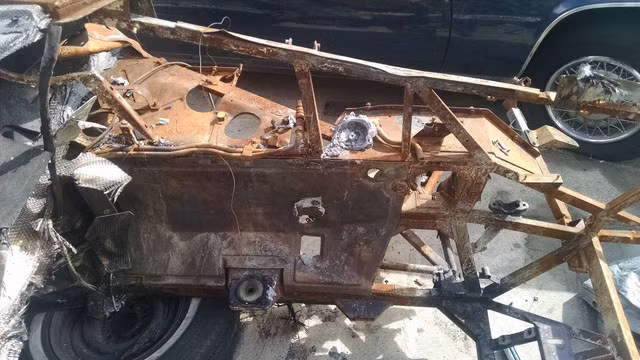 Có thể thấy, mức giá trên tạo ra rào cản khá lớn để siêu xe Murcielago LP640 gặp nạn còn trơ khung này có thể tìm thấy chủ nhân mới.
