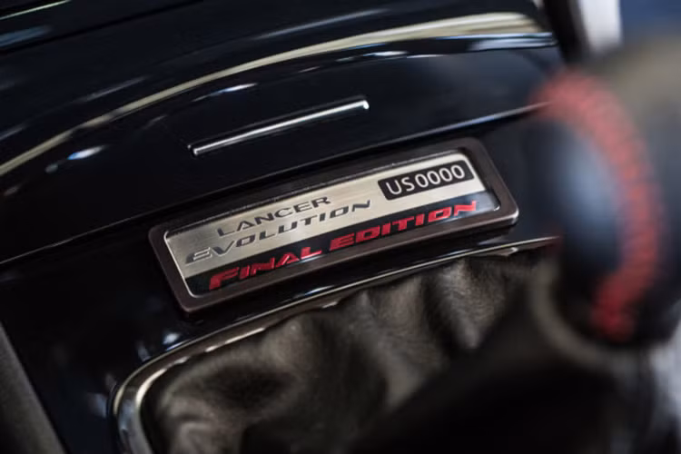 Mitsubishi Lancer Evolution Final Edition được trang bị động cơ tăng áp I4, tản nhiệt nhờ khí nạp, 16 van, dung tích 2.0 lít.