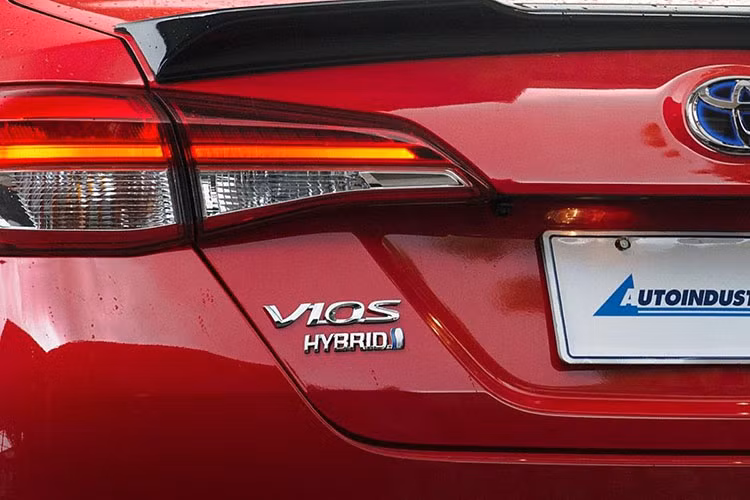 Toyota Vios the he moi sap trinh lang, co them ban hybrid