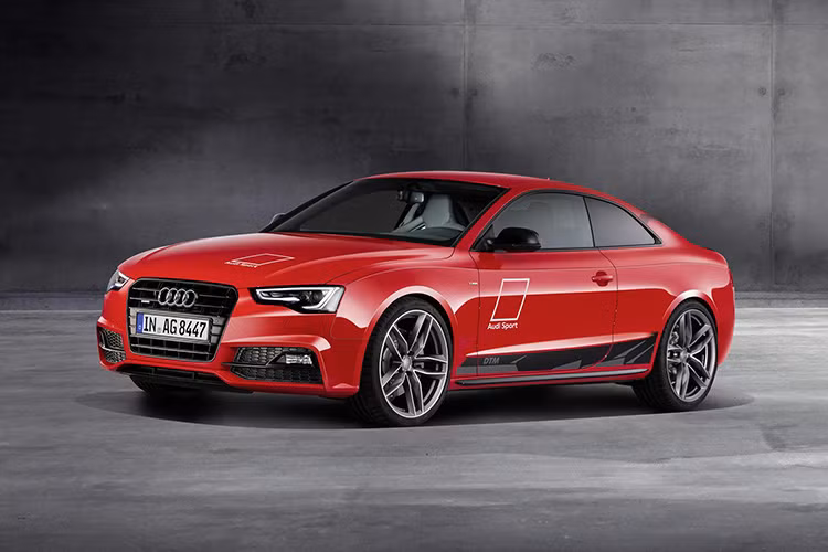 Chiếc Audi A5 Coupe phiên bản giới hạn đặc biệt này được sản xuất theo phong cách xe đua, có tên DTM Selection Special Edition dành riêng cho thị trường nội địa Đức.
