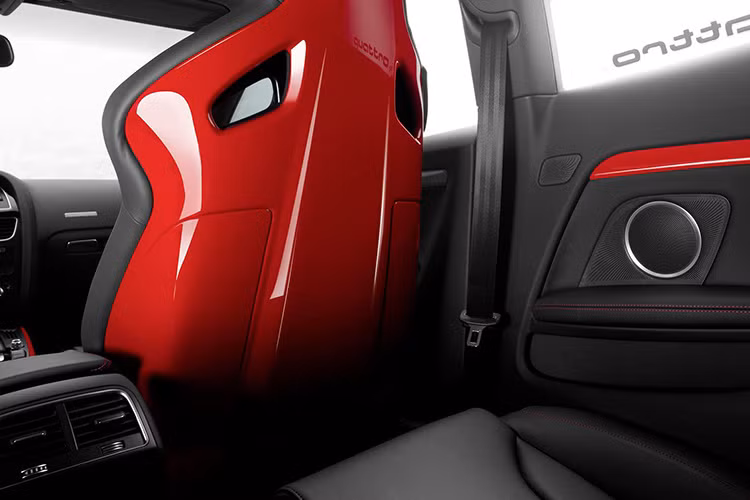 Được biết, Audi không phải là nhà sản xuất duy nhất kỷ niệm cuộc đua DTM trong năm 2015. Mới đây, Mercedes-Benz cũng đã giới thiệu một mẫu C63 Coupe DTM lấy cảm hứng dựa trên chiếc C63 AMG.
