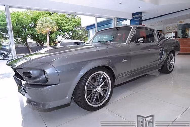 Chiếc duy nhất còn "nguyên vẹn" trong bộ phim từng được một người chơi xe bỏ ra gần 1 triệu USD vào năm 2013 để sớ hữu.
