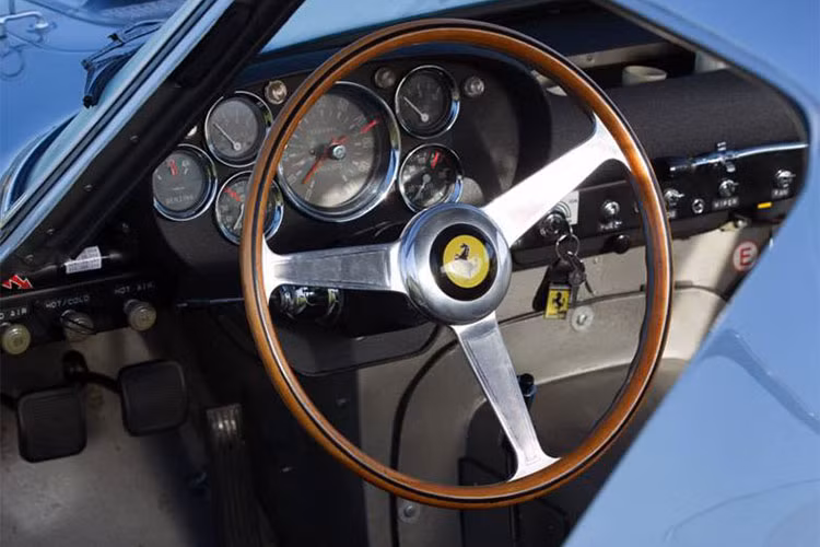 Trao đổi với tờ The Daily Express, ông James Cottingham, chuyên gia về mua bán ô tô, nhận xét chiếc Ferrari 250 GTO của CEO WeatherTech ở tình trạng nguyên bản và là một trong những xe "sang tay" tốt nhất từ trước đến nay.
