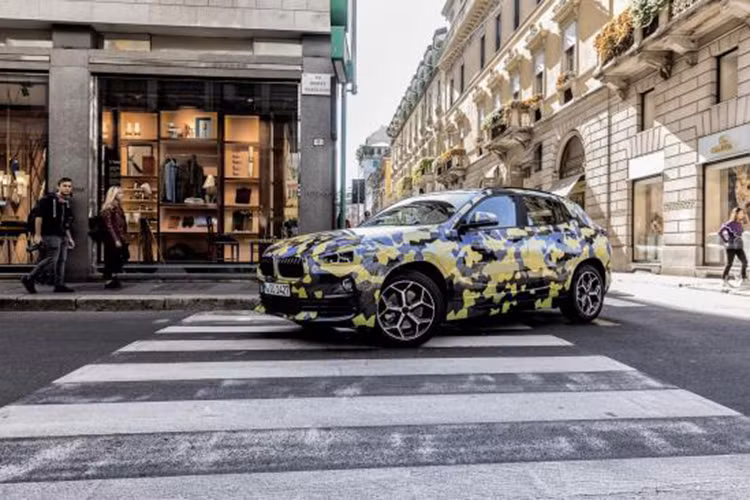 Được lấy cảm hứng từ chính mẫu concept X2 từng được công bố tại Paris Motor Show 2016 với thiết kế mang dáng vẻ năng động, thanh lịch và thể thao hơn - hướng đến đối tượng khách hàng trẻ trung, năng động, hướng ngoại và thích thể hiện cá tính. Hãng xe ôtô BMW đang cho thấy sự đổi mới mạnh mẽ trong phân khúc X của mình.