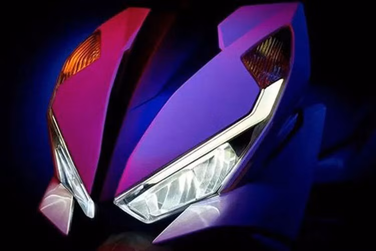 Thực tế, mẫu xe ga Honda NX125 đang bán tại thị trường Trung Quốc còn có các trang bị hiện đại như đèn pha LED kéo, tấm ốp thân sắc nét và đèn hậu hình khối dạng viên kim cương. 