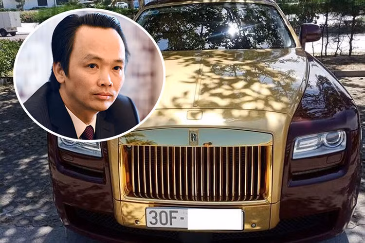 Trước khi bị bắt giữ, cựu Chủ tịch FLC, ông Trịnh Văn Quyết thường sử dụng xe siêu sang, xe sang và SUV hạng sang với tổng trị giá trăm tỷ đồng. Trong số này, nhiều người chắc hẳn rất quen thuộc với chiếc xe siêu sang Rolls-Royce Phantom Sacred Fire, mẫu xe có 1 không 2 trên thế giới, được hãng xe Rolls-Royce tạo ra dành riêng cho ông