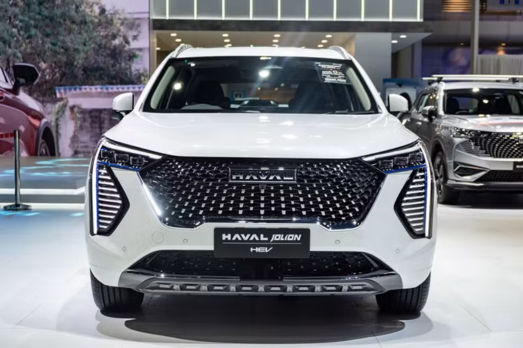Haval Jolion về Việt Nam dự đoán sẽ có 2 phiên bản là Pro và Ultra, hứa hẹn mang đến trải nghiệm lái xe mới mẻ và tiện ích cho người sử dụng.