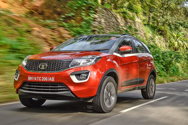 Phiên bản concept của mẫu xe ôtô giá rẻ Tata Nexon đã được giới thiệu lần đầu tiên tại triển lãm xe ôtô Delhi tại Ấn Độ từ năm 2014, sau đó phiên bản thương mại của mẫu xe này phải chờ đến năm 2016 mới chính thức được ra mắt. Mới đây, phiên bản Nexon XMA 2018 mới cũng đã tiếp tục được trình làng tại thị trường quê nhà Ấn Độ.