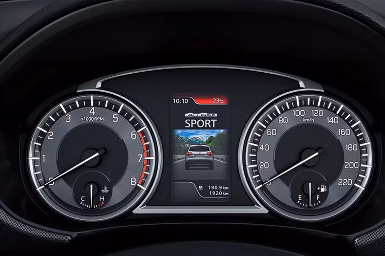 Vitara hoàn toàn mới sử dụng động cơ xăng 1.0 L và 1.4 L tăng áp mới, thay thế cho động cơ 1.6 L cũ. Động cơ này tương tự với loại dùng trên mẫu S-Cross được giới thiệu cuối năm ngoái. Trong đó, phiên bản SZ4 và SZ-T sẽ được trang bị động cơ 1.0 L tăng áp với công suất tối đa 109 mã lực.