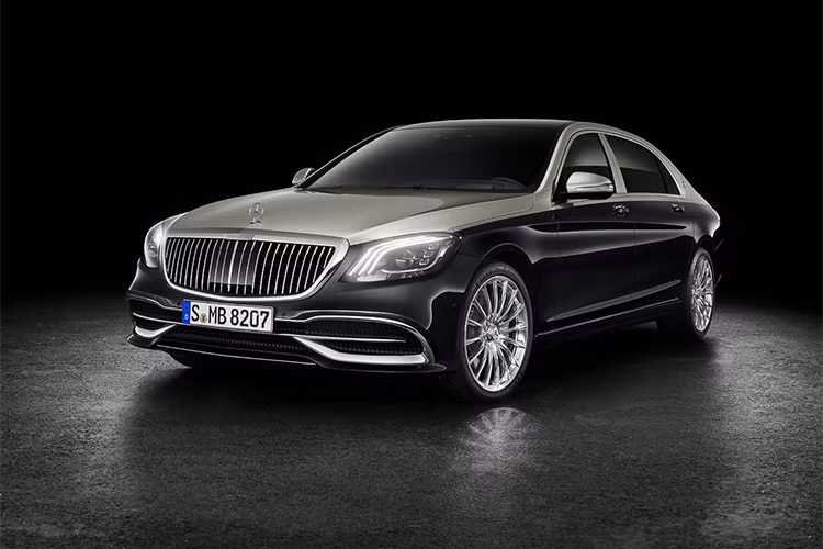 Chiếc xe sang Mercedes-Maybach S-Class mới đã đượng nhà sản xuất ôtô Đức nâng cấp mạnh mẽ, hầu hết các chi tiết ở ngoại và nội thất đều được làm mới sang trọng và đẳng cấp hơn. Đáng chủ ý, hầu hết là những thay đổi này đều làm tăng thêm vẻ thẩm mỹ cho xe.