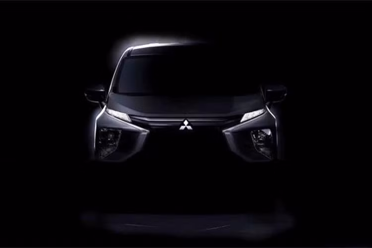MPV cỡ nhỏ mới của Mitsubishi ra đời để đáp ứng những ai tìm kiếm một mẫu xe van cổ điển với không gian nội thất rộng rãi nhưng sở hữu thiết kế rắn rỏi giống crossover và SUV hiện đại. Theo hãng xe Mitsubishi, mẫu xe này là sự kết hợp giữa những tính năng tốt nhất của 2 dòng MPV và SUV.