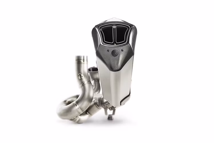 Sản phẩm mới của Akrapovic sẽ mang thêm 1.2 mã lực tại vòng tua 8,650 vòng/phút và 1.2 Nm tại 6,900 vòng/phút.