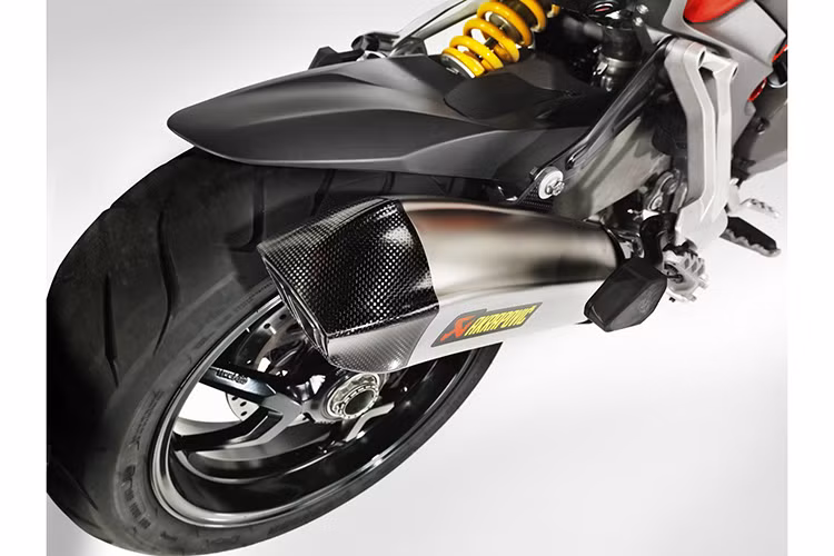 Nhà sản xuất Slovenia chọn chiếc Ducati Multistrada là mẫu xe đầu tiên tích hợp ống xả mới. Tuy nhiên, trong tương lai, chúng ta sẽ còn thấy nhiều hơn sản phẩm mới của Akrapovic trên những mẫu xe khác.