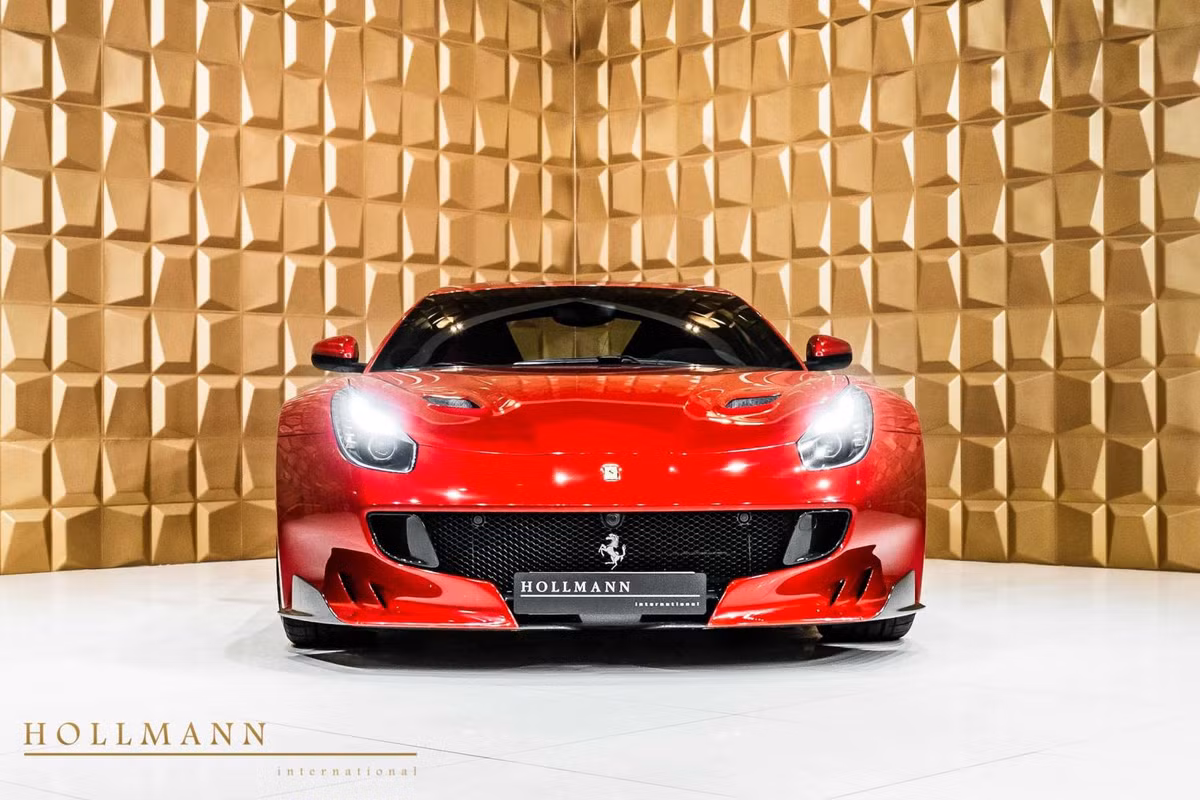 Gần đây, một chiếc Ferrari F12tdf được đại lý siêu xe nổi tiếng ở Đức, Hollman International chào bán các triệu phú trên thế giới với mức giá lên đến 795.000 Euro, hay 900.000 đô la (tương đương 21 tỷ đồng). Mức giá xe Ferrari F12tdf rao bán này gấp gần 3 lần giá khởi điểm của những chú "ngựa chồm" Ferrari F12tdf lúc mới ra mắt.
