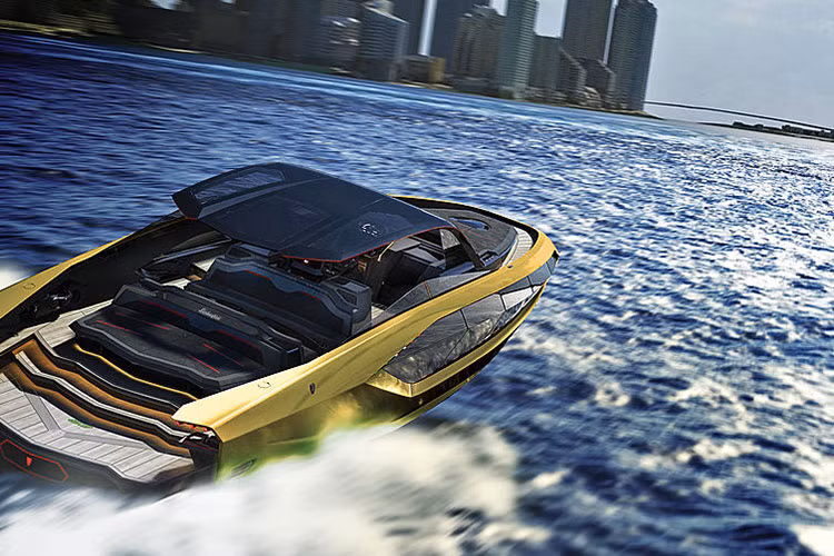 Để kỷ niệm năm Ferruccio Lamborghini thành lập công ty, hai thương hiệu đã làm việc cùng nhau để tạo ra một phiên bản giới hạn gồm 63 chiếc, như gợi ý bởi con số trong tên tàu.