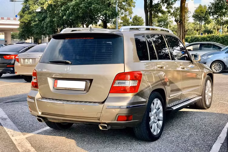 Trong 6 năm xuất hiện trên thị trường ôtô Việt Nam, mẫu xe sang Mercedes-Benz GLK-Class có thể được coi là mẫu thể thao đa dụng thành công nhất của hãng xe sang Mercedes-Benz. Nó cũng được xem là mẫu xe làm mới dành cho nhóm khách hàng sử dụng xe địa hình mang thương hiệu "ngôi sao 3 cánh" đình đám.