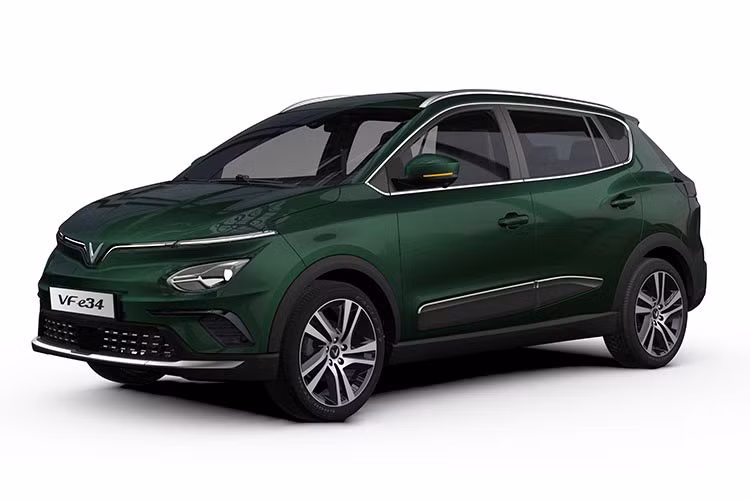 Về đánh giá tính an toàn thì Vinfast VF E34 có 6 túi khí, hệ thống cảnh báo chống trộm, cảnh báo chệch làn đường, cảnh báo phương tiện cắt ngang khi lùi, cảnh báo điểm mù. Cảnh báo luồng giao thông đến khi mở cửa. Ngoài ra, các xe đều có tính năng cập nhật phần mềm từ xa, tự động phát hiện lỗi trên xe và tự động liên hệ với trạm dịch vụ. Tính năng ghi nhớ các thói quen của người sử dụng thường dùng khi sử dụng xe. Điều khiển bằng giọng nói, phần mềm bằng tiếng việt.