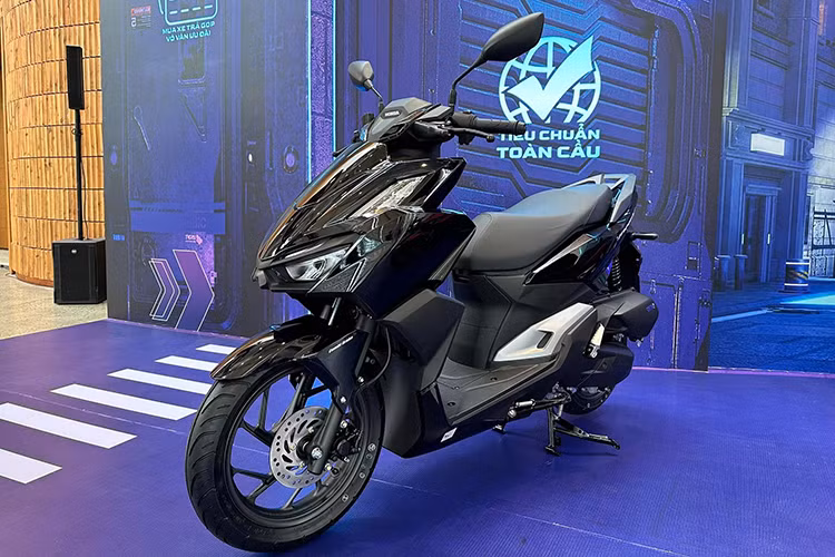 Được phát triển dựa trên ý tưởng về sự tối tân, tiện nghi và vận hành vượt trội nhằm mang lại một mẫu xe thể thao độc đáo và hiện đại, mẫu xe mới sử dụng khung dập hàn laser thế hệ mới eSAF được tạo ra bởi các tấm kim loại dập và công nghệ hàn laser giúp giảm trọng lượng, tăng độ dẻo dai, mang lại trải nghiệm lái thoải mái.