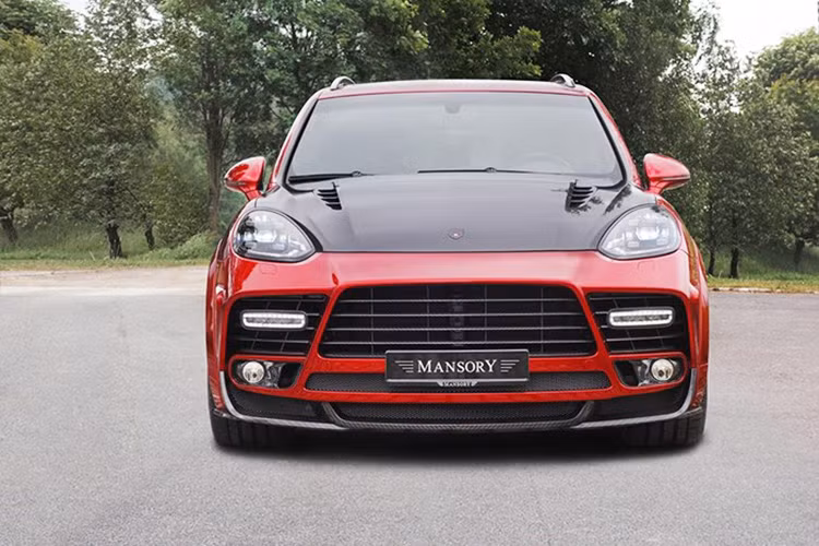 Việc gia tăng về công suất và lực xoắn giúp chiếc Cayenne Turbo S chỉ mất 3,8 giây để tăng tốc 0-100km/h và bản Turbo là 4,1 giây (chỉ số của Cayenne Turbo S và Turbo tiêu chuẩn là 4,1 giây và 4,5 giây).