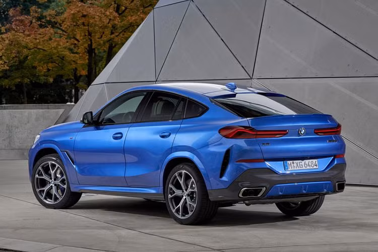 Kể từ khi ra mắt, BMW X6 luôn buộc các đối thủ truyền kiếp như Mercedes-Benz và Audi phải nhanh chóng đưa ra các "quân bài chủ lực" để đối trọng, trong đó nổi bật với những cái tên như GLE Coupe hay Q8. Và dĩ nhiên, cuộc chơi crossover lai coupe không chỉ xuất hiện ở Đức mà còn lan rộng ra các nhà sản xuất xe hơi lớn khác.