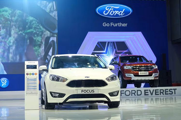 Ford Focus – xe du lịch hạng trung được trang bị những công nghệ chỉ có ở phân khúc cao hơn như Hỗ trợ đỗ xe tự động dọc và ngang, Hỗ trợ phanh chủ động trong thành phố… giúp cho việc vận hành Focus ngày càng thuận tiện và thông minh. Tất cả các phiên bản cao cấp của các dòng xe nhỏ của Ford đều có đến 7 túi khí bảo vệ an toàn.