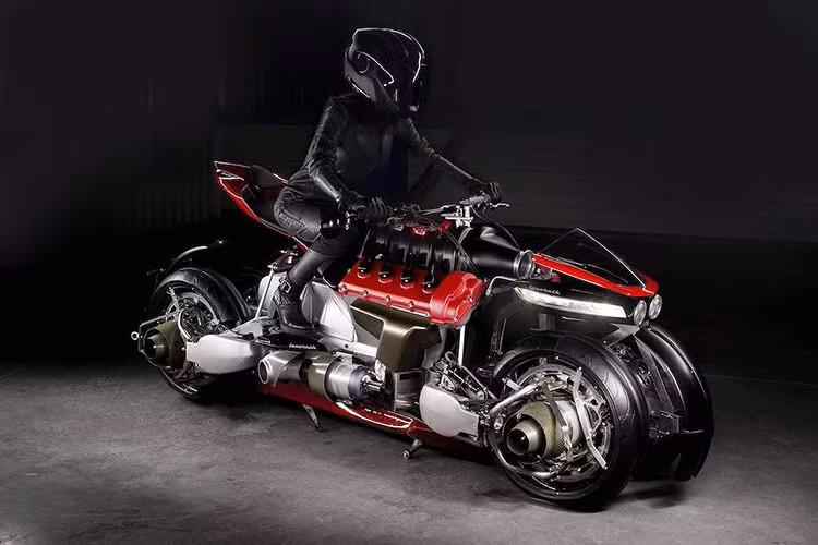 Đúng như tên gọi (La Moto Volante trong tiếng Pháp nghĩa là "môtô bay"), nghệ nhân người Pháp Ludovic Lazareth đã thiết kế mẫu xe mới nhất của mình với mục tiêu chính đó là có thể giúp nó vừa lăn bánh được, cũng như có thể bay là là trên mặt đường (hover).
