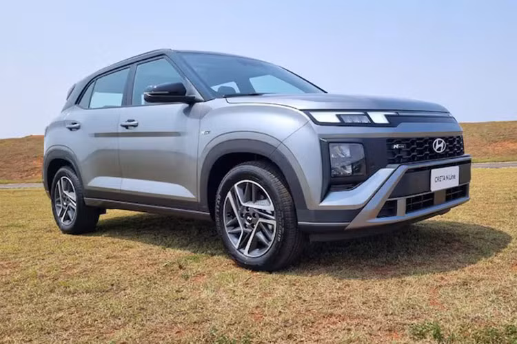 Vào đầu năm 2024 này, mẫu xe Hyundai Creta bản nâng cấp giữa vòng đời đã chính thức ra mắt tại thị trường Ấn Độ và vào cuối tháng 10/2024, mẫu SUV cỡ B này tiếp tục được giới thiệu tại một thị trường quan trọng khác là Brazil.
