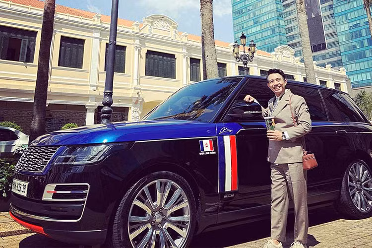 Mới đây, cư dân mạng lại được một phen trầm trồ với những hình ảnh và dòng trạng thái mà đại gia Minh Nhựa chia sẻ lên trang cá nhân của mình. Cụ thể, chiếc Range Rover SVAutobiography của Minh Nhựa đã được chủ nhân xác nhận bổ sung vào bộ bộ sưu tập xe siêu đắt đỏ của mình.