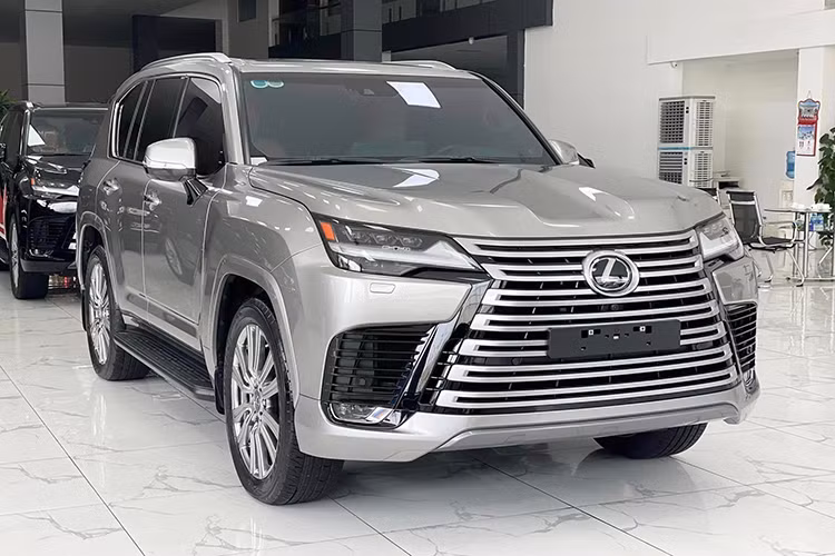 Lexus LX600 2023 ban 4 cho moi chay 145km, ban lo nhe 1 ty dong