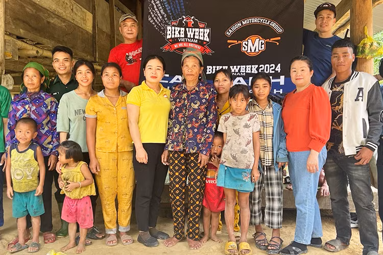 BTC Vietnam Bike Week lan toa yeu thuong tai Con Cuong, Nghe An