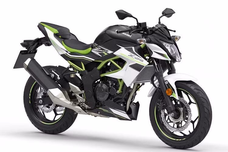 Đèn xi nhan của mẫu naked-bike Z125 cũng được tích hợp vào đầu đèn, trong khi đèn xinhan trước của chiếc xe thể thao Ninja 125 được bố trí ở yếm xe. Phần đuôi của cả hai phiên bản có thiết kế tương tự như nhau.