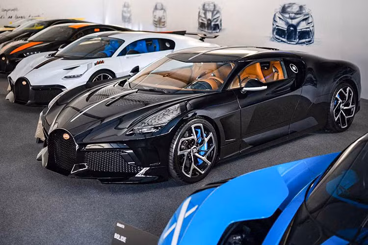 Trên toàn thế giới chỉ có đúng 10 chiếc siêu xe triệu đô Bugatti Centodieci được sản xuất, 40 xe Divo ra đời, Bolide từ 1 xe được tăng số lượng lên 40 chiếc và sau cùng là La Voiture Noire chỉ 1 xe trên toàn thế giới.
