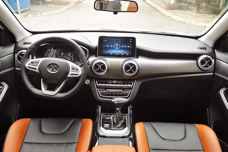 BAIC X55 được đánh giá là quá nghèo nàn trang bị so với các đối thủ.