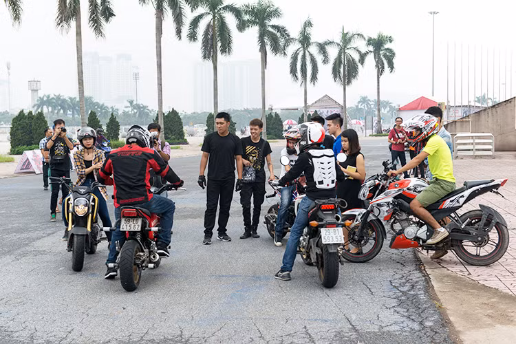 Kết quả chỉ trong ngày đầu tiên đã có khá nhiều học viên với đầy đủ xe thuộc các phân khúc thực hiện được kĩ năng wheelie. Một số thành viên của Hanoi Stunt Rider cũng đã có những màn trình diễn đẹp mắt, đặc biệt có sự tham gia của nhà vô địch Motul Stuntfest 2016 là Tuấn Anh.