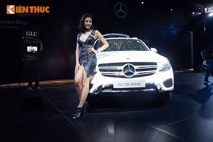 Đặc biệt, mặc dù công suất cao và mạnh mẽ, nhưng cả hai phiên bản đều có mức tiêu hao nhiên liệu rất thấp, từ 7.0-7.6L/100km với phiên bản 300 AMG 4MATIC và 6.5-7.1L/100km cho phiên bản 250 4MATIC.