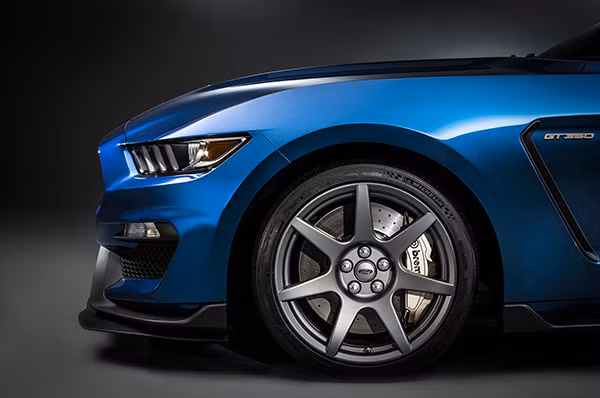 Cong nghe vu tru ap dung tren Ford Mustang Shelby GT350R-Hinh-3