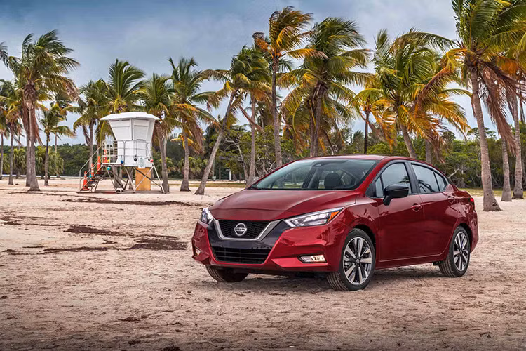 Ngay từ mùa hè này, mẫu xe mới này sẽ được bán ra tại Mỹ. Giá xe Nissan Versa 2020 hiện vẫnchưa được công bố chính thức, tuy nhiên sau Mỹ chiếc xe sẽ tiếp tục được hãng ra mắt tại các thị trường khác với tên Nissan Sunny hay Nissan Latio mới.