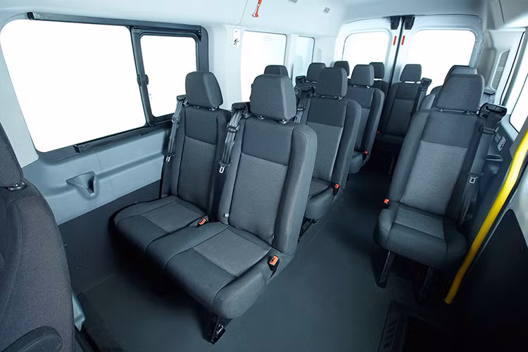 Cung cấp năng lượng cho hệ thống truyền động của mẫu xe thương mại Ford Transit là động cơ Duratorq diesel tăng áp cho công suất tối đa 154 mã lực và mô-men xoắn 385 Nm. Năng lượng được chuyển tới hệ dẫn động bánh xe phía sau thông qua hộp số sàn 6 cấp.