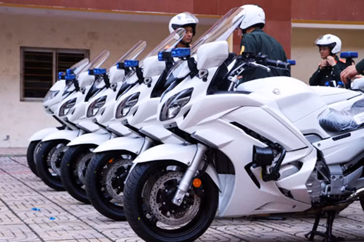 Cũng giống như nhiều dòng xe môtô phân khối lớn cao cấp trên thị trường hiện nay, Yamaha FJR1300P 2017 sở hữu hệ thống truyền động cuối bằng trục quay độc đáo, cho khả năng vận hành ổn định và bền bỉ vượt trội.