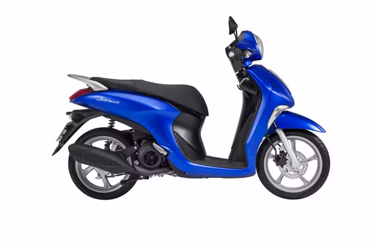 Cung cấp sức mạnh cho Janus là khối động cơ 125cc 1 xi-lanh SOHC làm mát bằng gió, có công suất tương đối nhỏ 9,5 mã lực và mô-men xoắn cực đại 9,6 Nm. Sử dụng công nghệ Blue Core và nòng xi-lanh hợp kim DiASil, động cơ này cũng đã được sử dụng trên nhiều mẫu xe tay ga của Yamaha ở cả Việt Nam lẫn trên Thế giới.